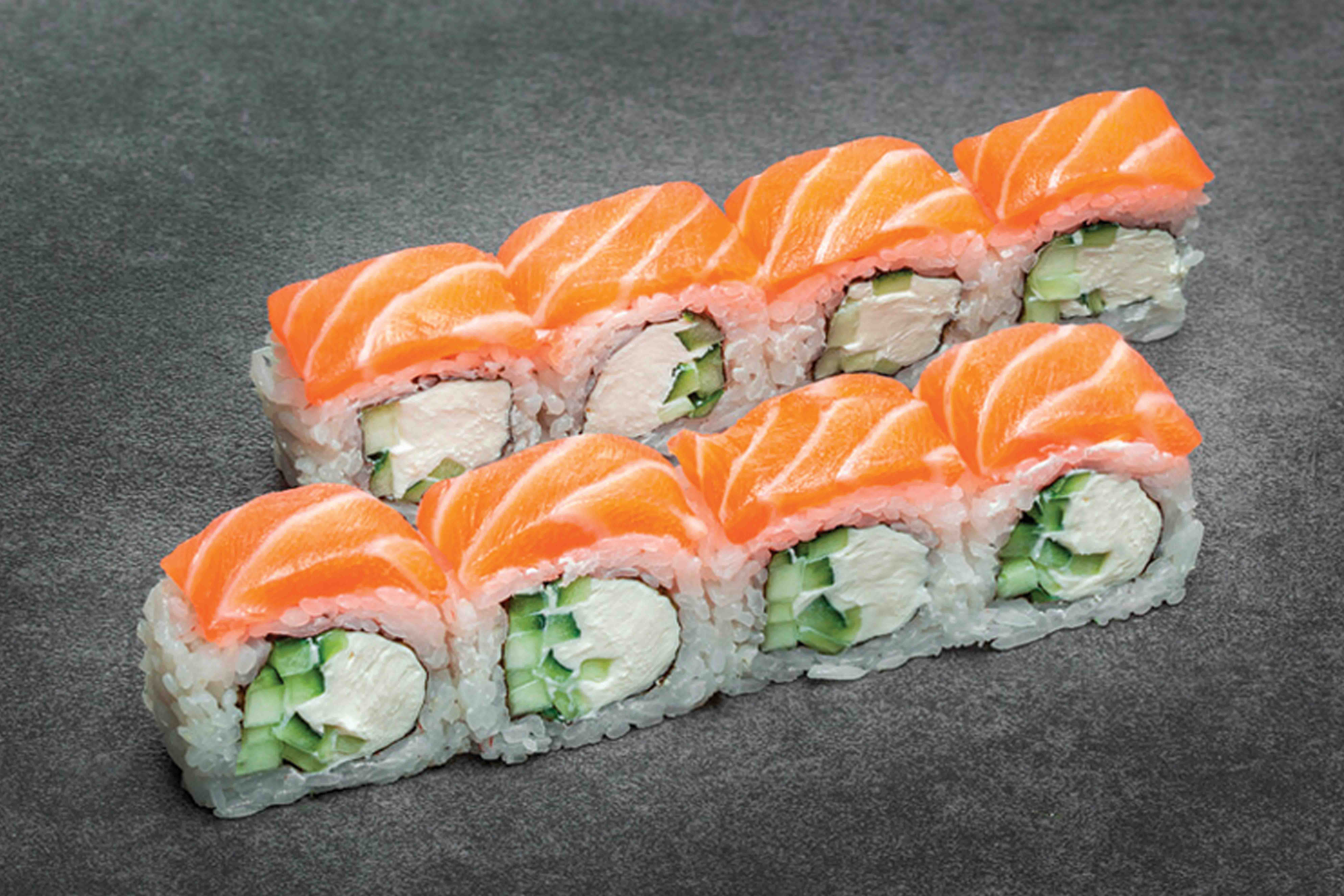 Light roll. Ролл лайт. Филадельфия лайт ролл png. Филадельфия лайт с лососем. Филадельфия лайт ролл состав.